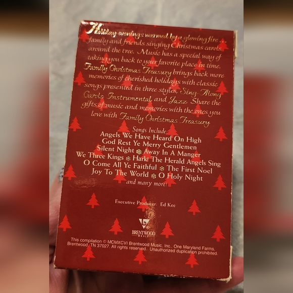 VINTAGE Family Christmas Treasury 3 Cassette Tapes - Picture 3 of 6